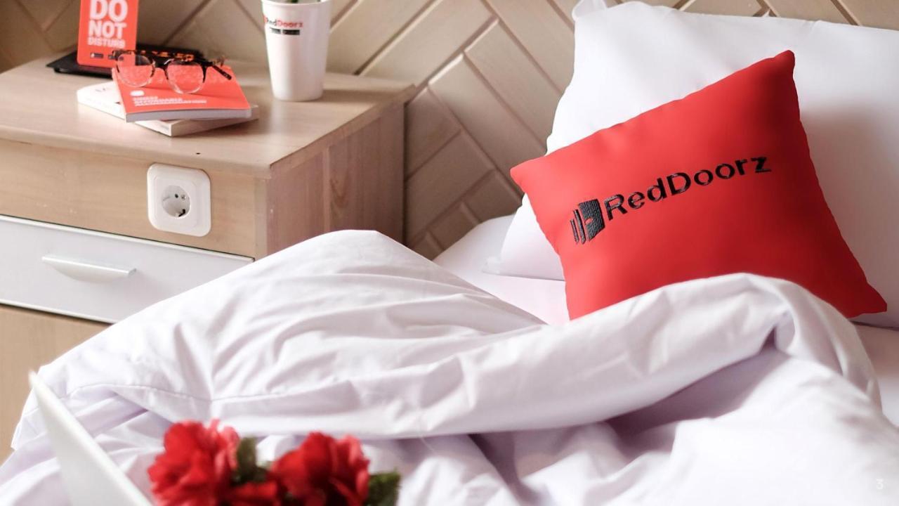 Reddoorz Premium Cloud 9 An Nhon Hotel Ho Chi Minh City Exterior photo