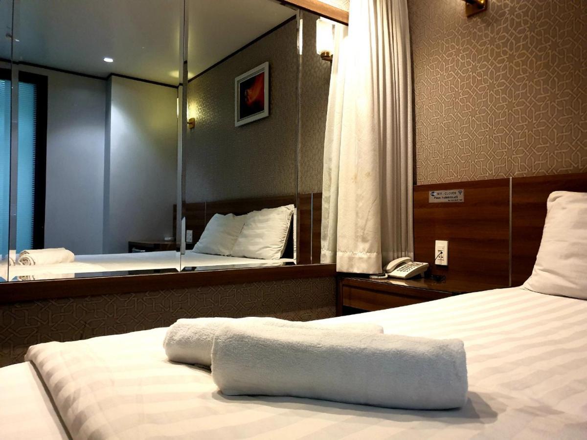 Reddoorz Premium Cloud 9 An Nhon Hotel Ho Chi Minh City Exterior photo